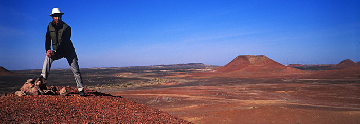 Yau-Sun Tong in desert